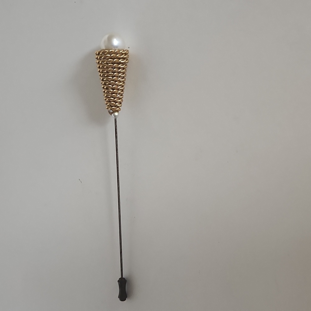 Vintage EUC Pearl Brooch Pin